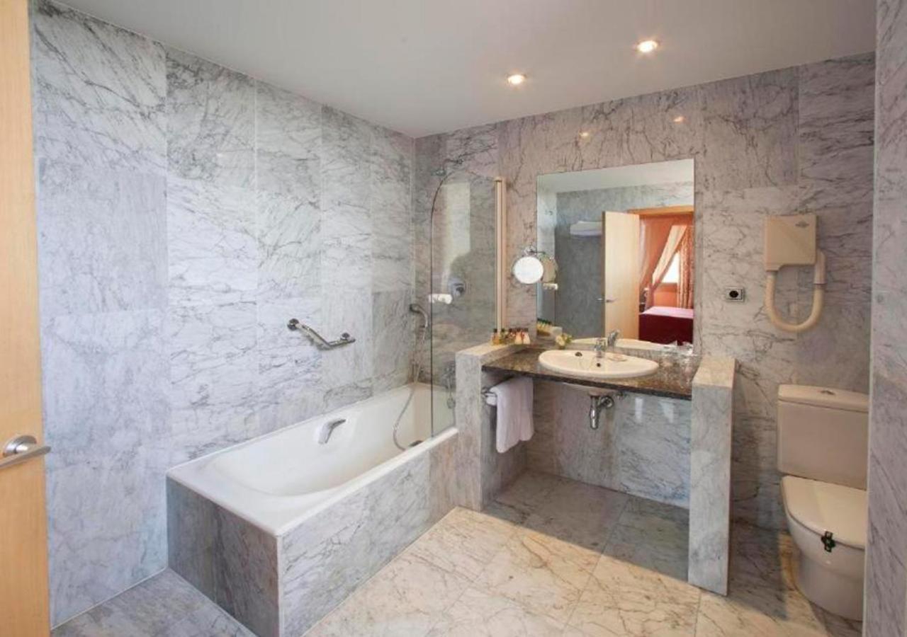 Standard Double Room (2 Adults + 1 Child)