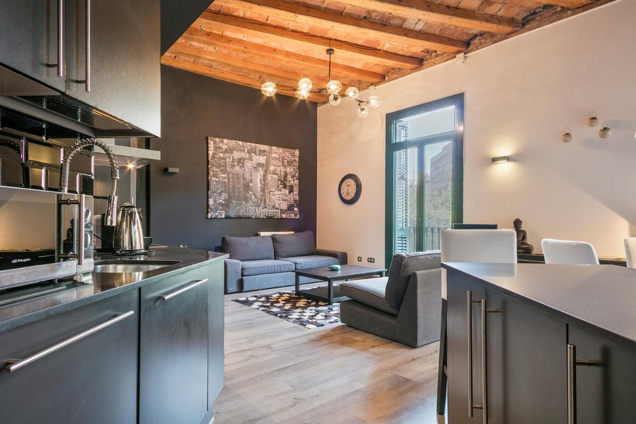 Deluxe Five-Bedroom Apartment