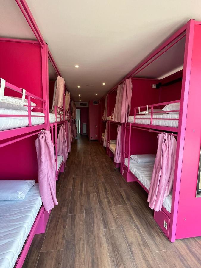 Cama Individual en habitación compartida femenina