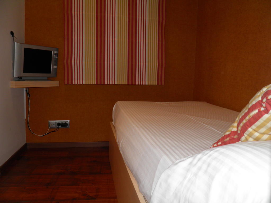 Single Room,120452880:JPEG