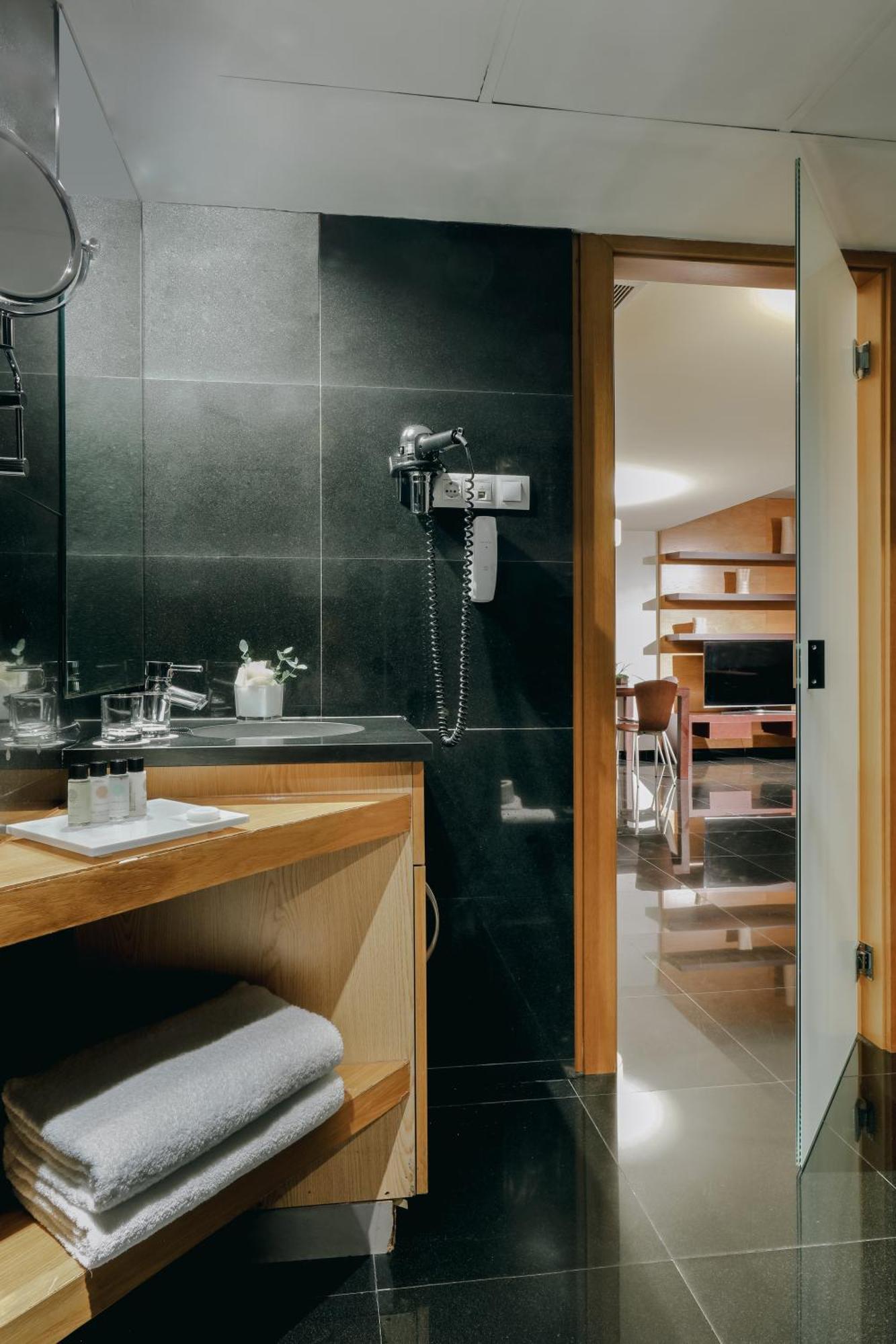Studio Apartment