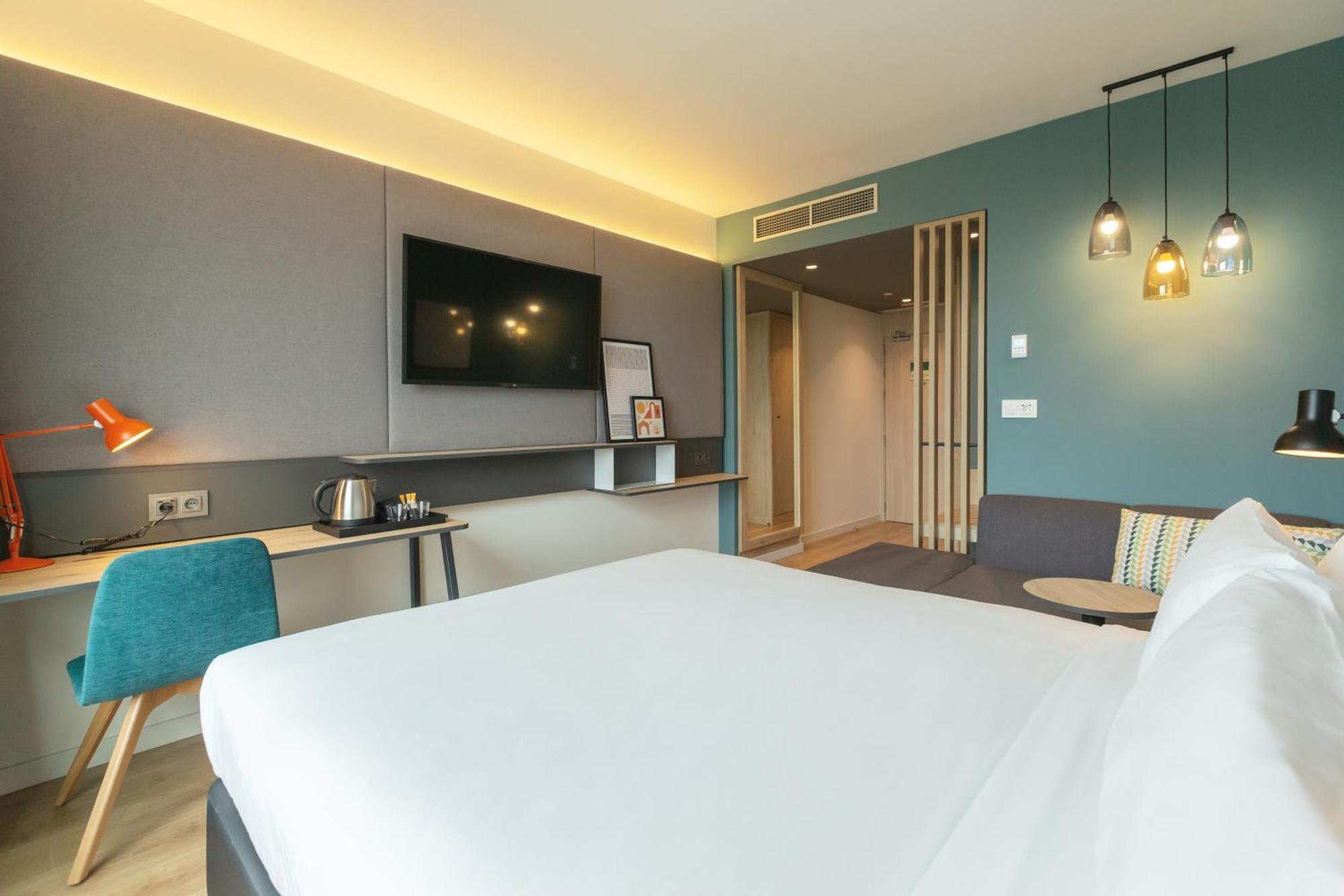 Chambre Lit Queen-Size Standard avec Canapé-Lit Simple