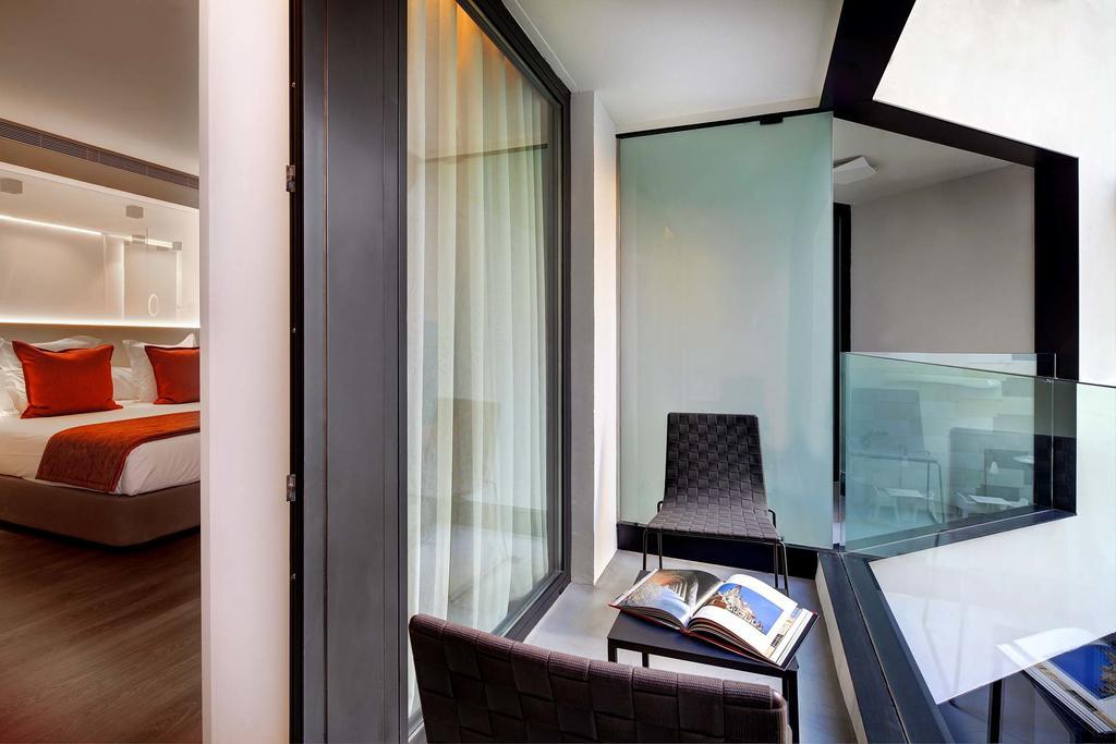 Double Room with Balcony,563137233:JPEG