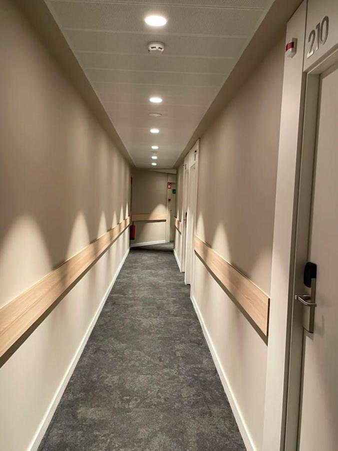 Small Single Room,1346258783:JPEG