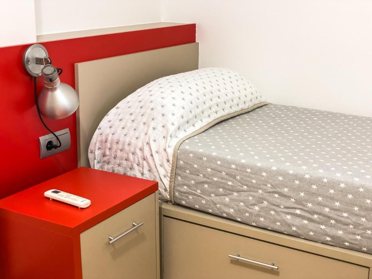 Single Room with Private Bathroom,1481063153:JPEG