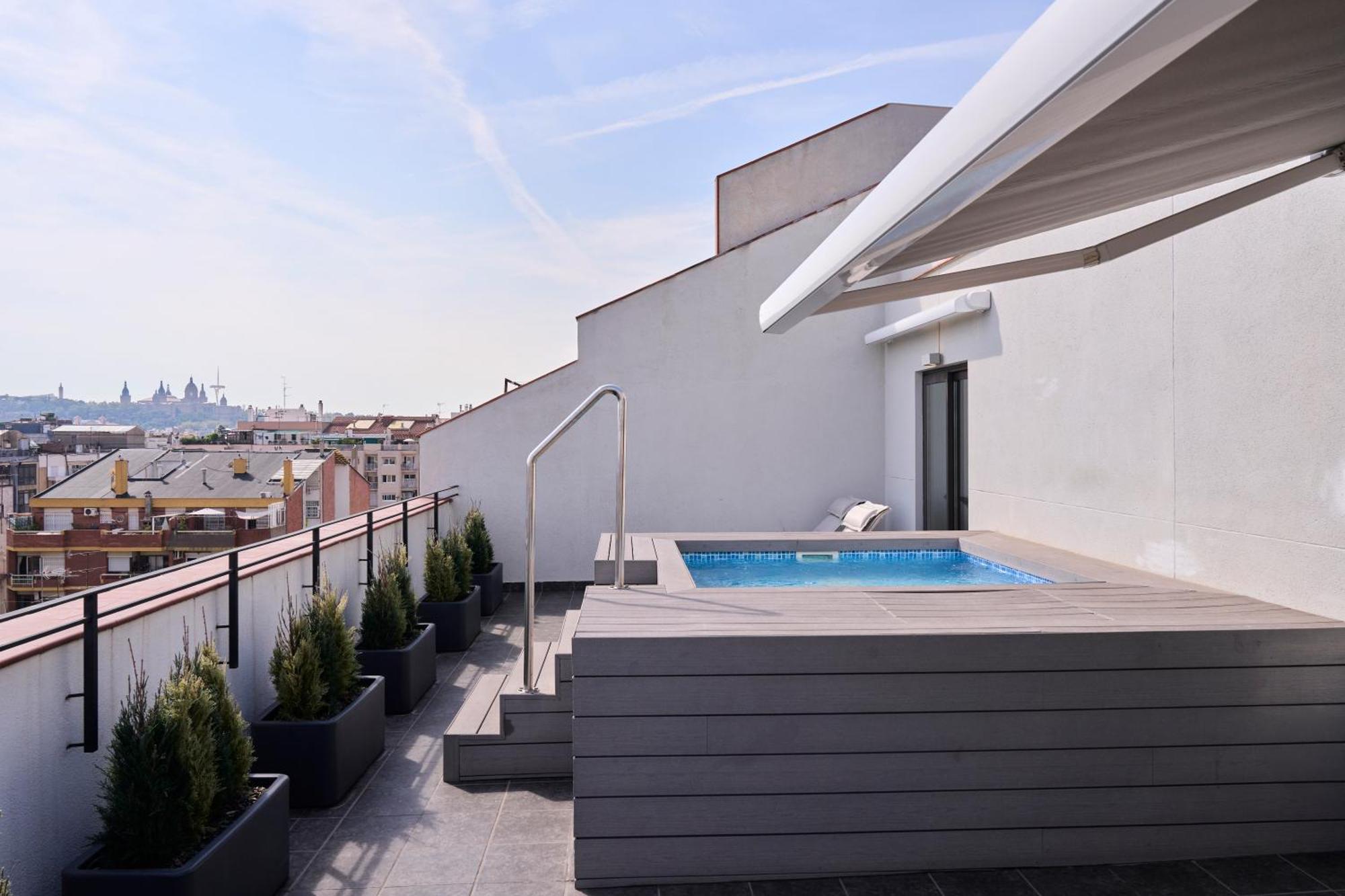 Suite with Private Pool,1499693071:JPEG