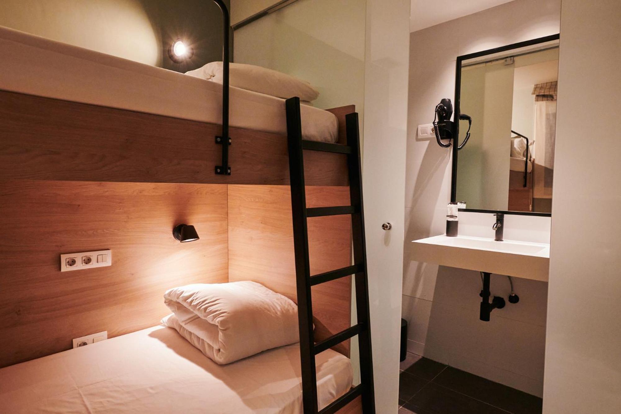 Twin Room,1528260202:JPEG