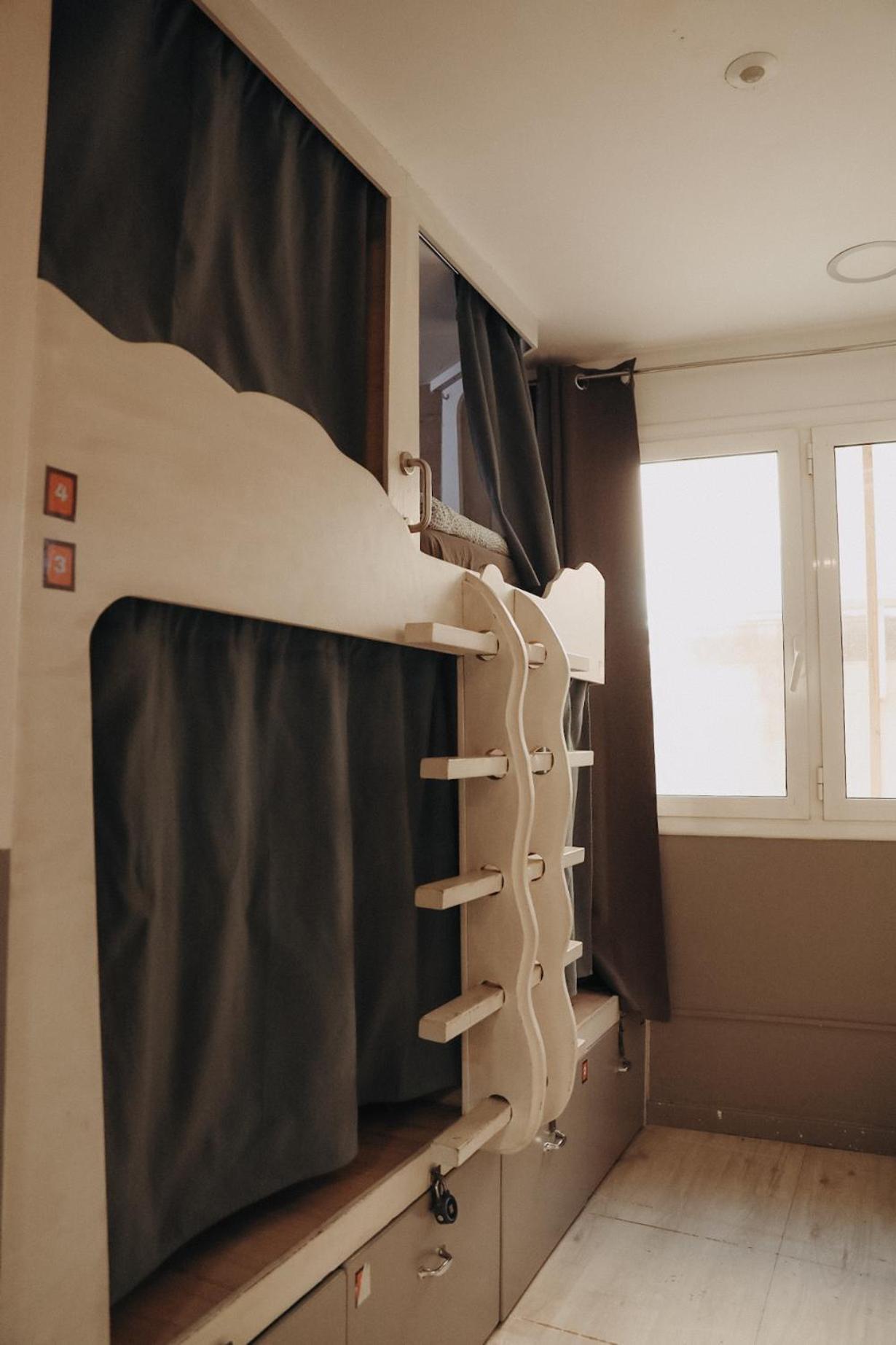 Bed in 6-Bed Mixed Dormitory Room