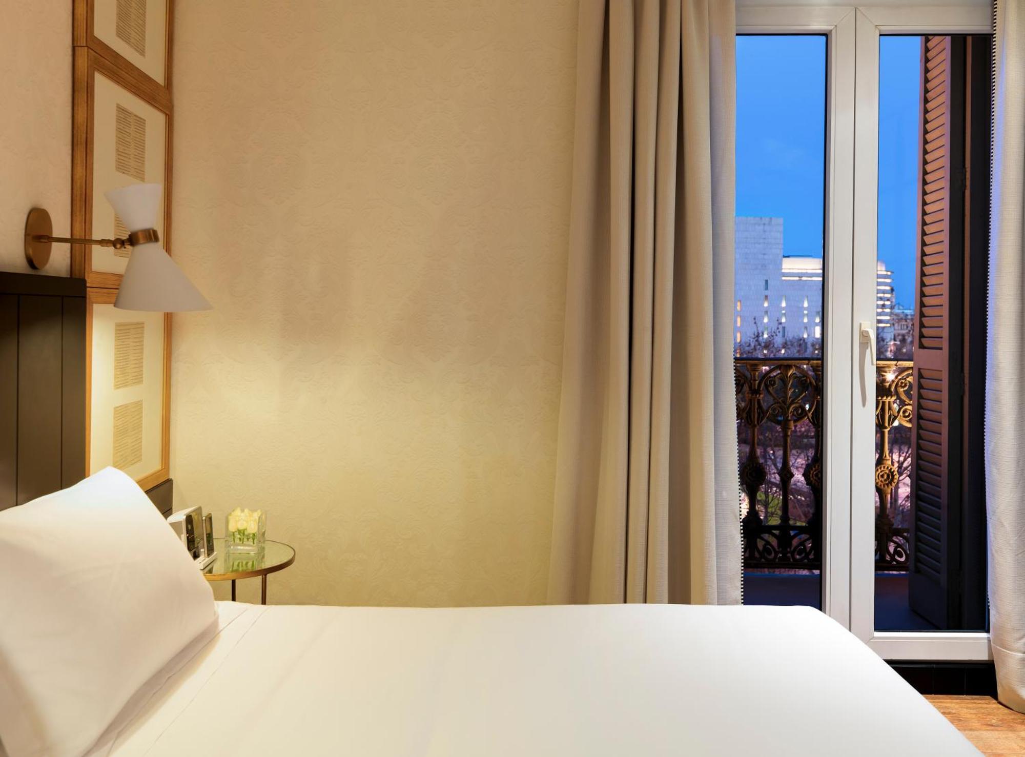 Deluxe Double or Twin Room with Plaça Catalunya View,1541541382:JPEG