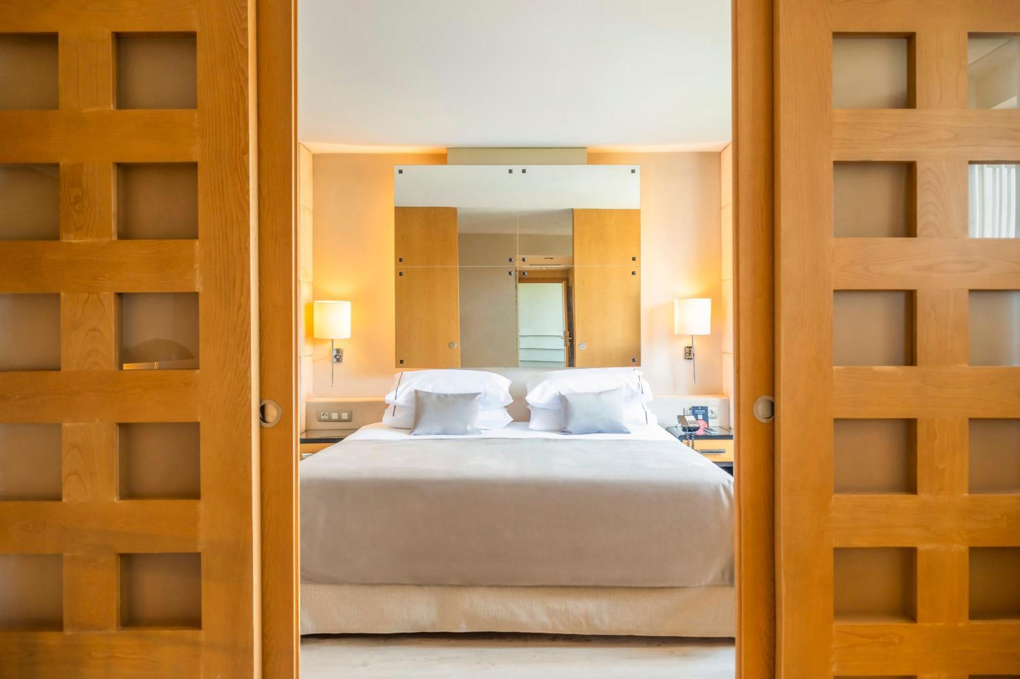 Junior Suite,1554376198:JPEG