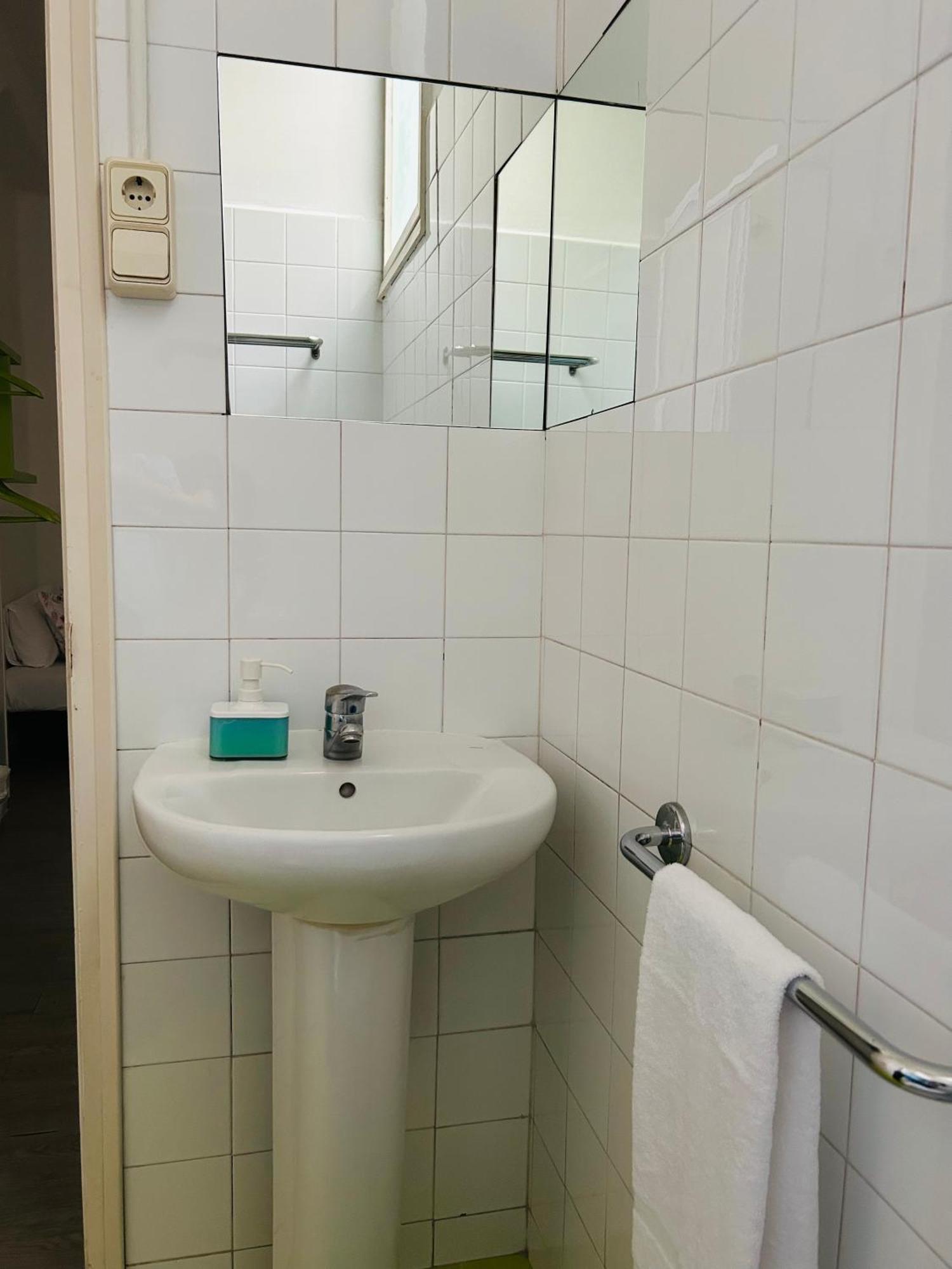 Twin Room with Private Bathroom