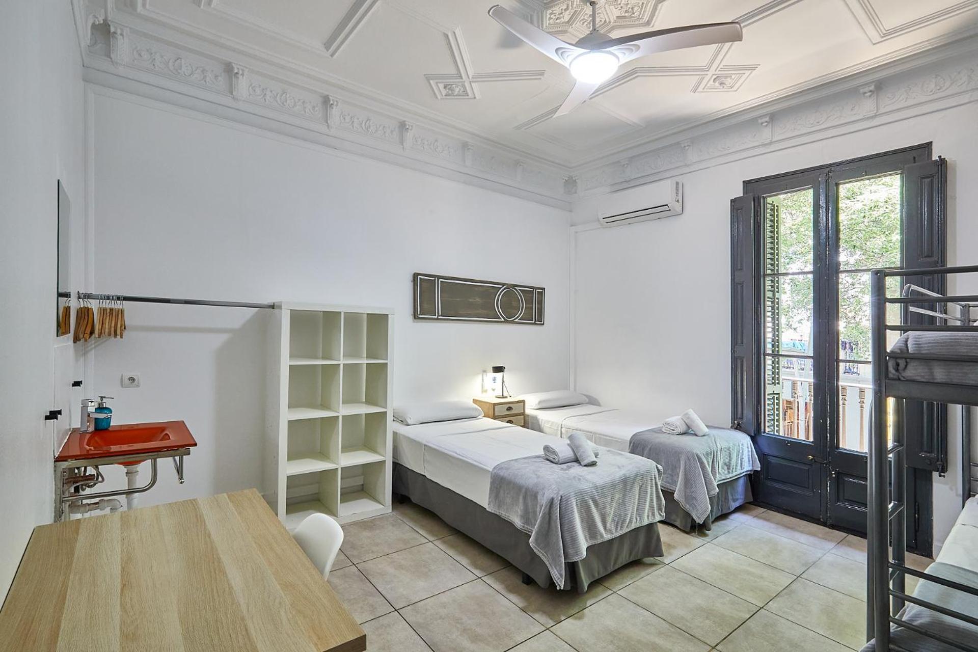 Quarto Quádruplo com Banheiro Compartilhado