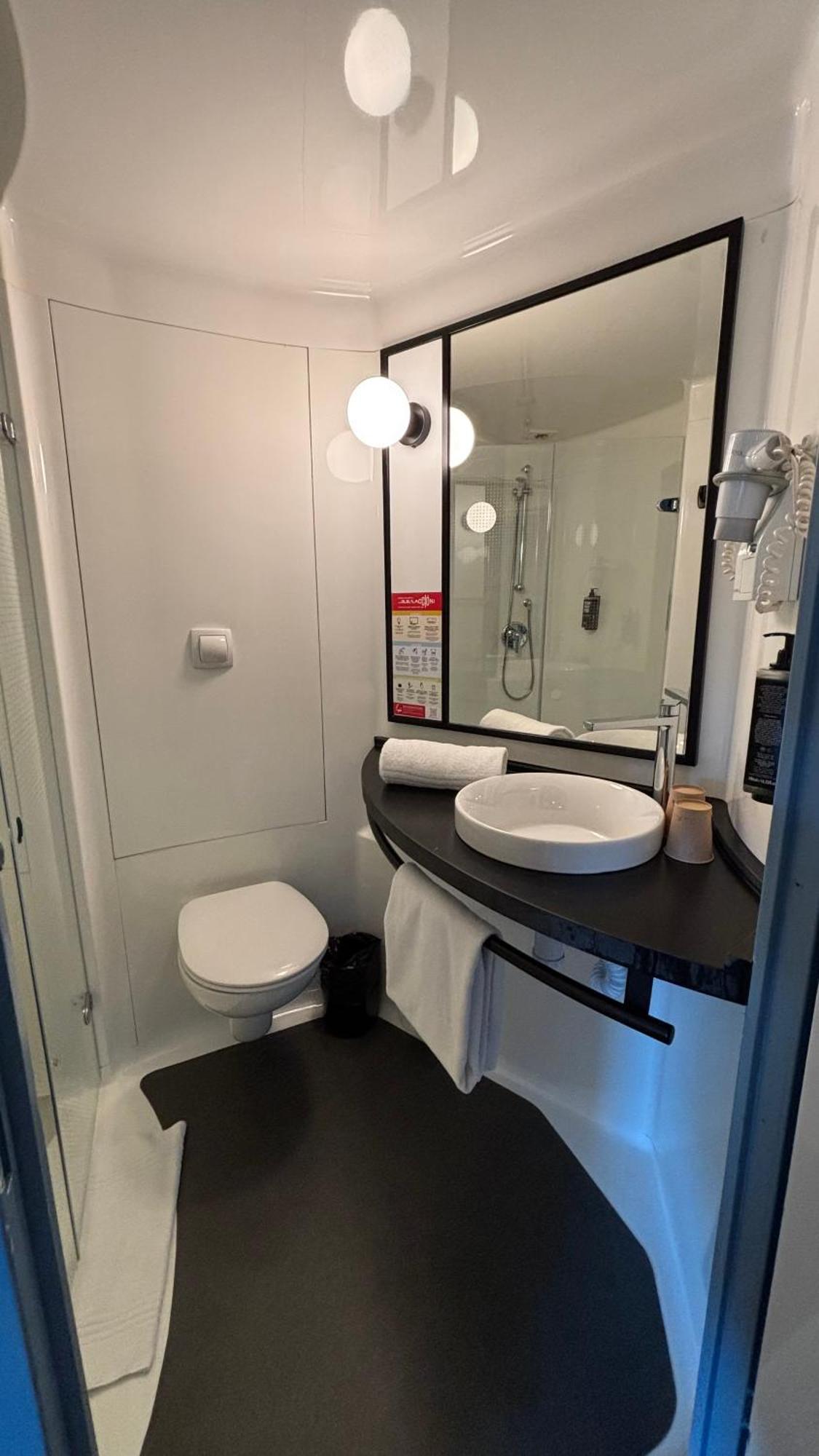 Standard Twin Room,1618274441:JPEG