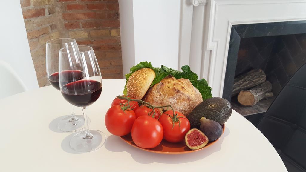 Studio Apartment,254458117:JPEG