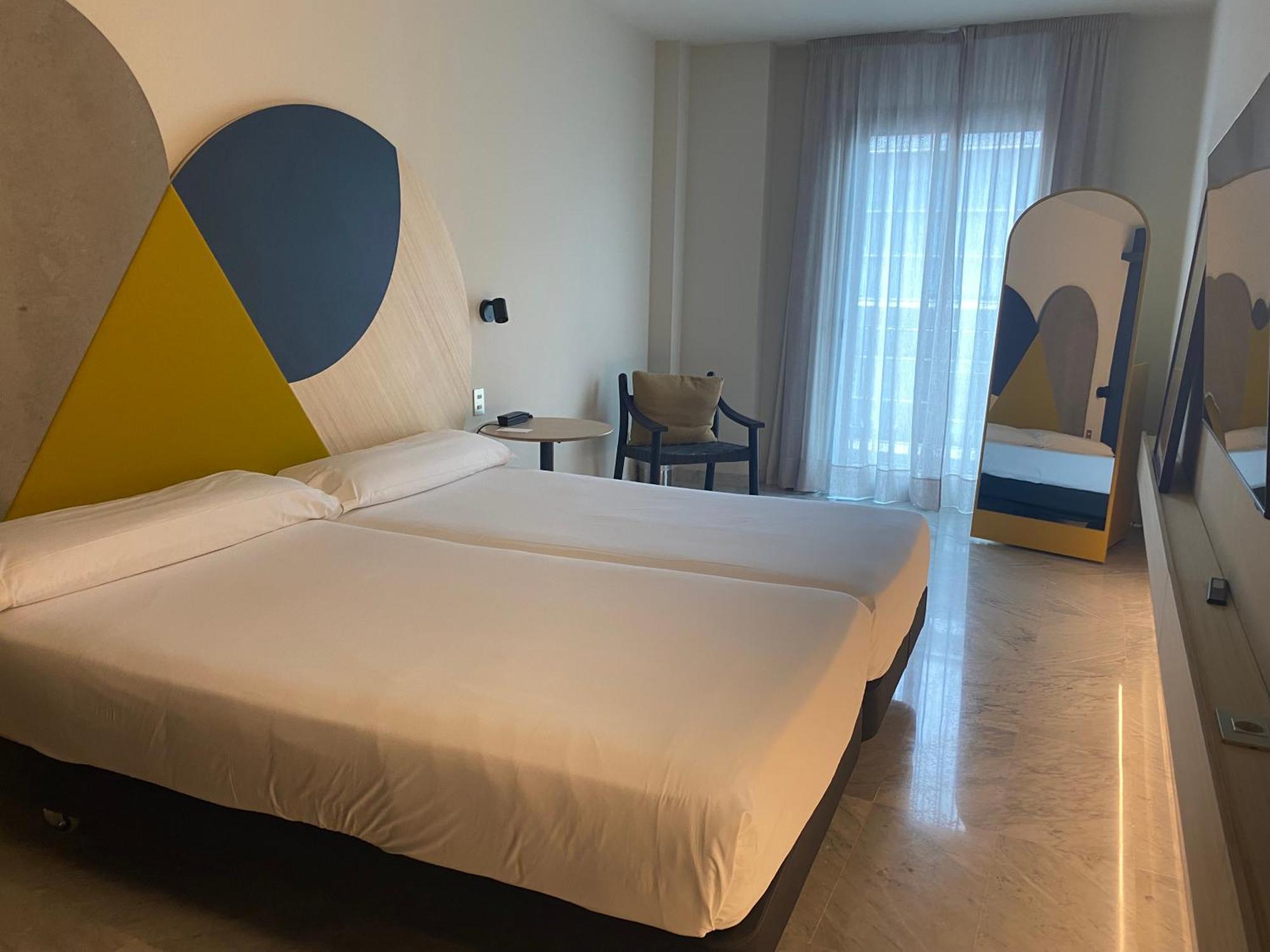 Chambre Lits Jumeaux avec Balcon (2 Adultes)
