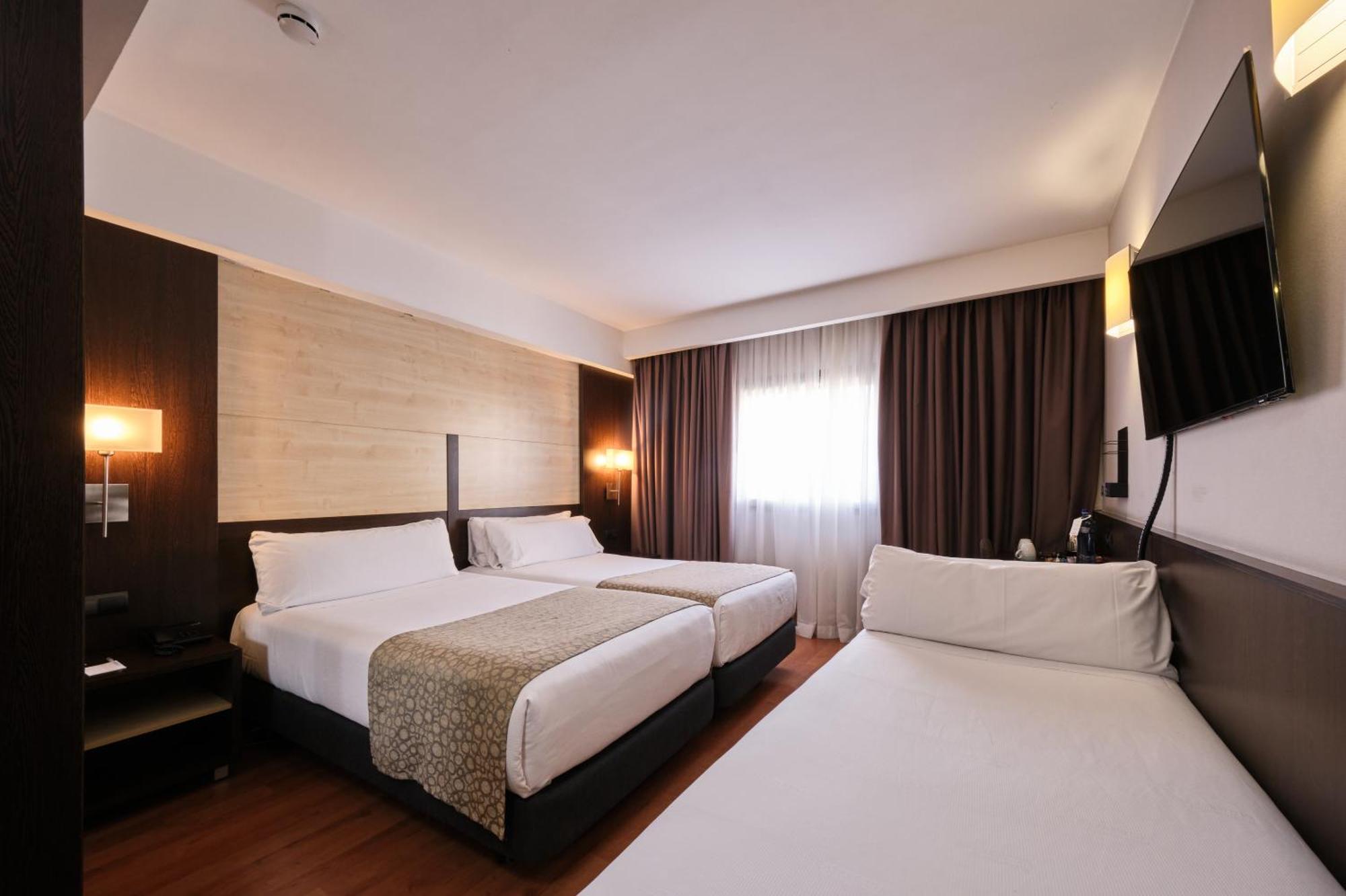 Triple Room (2 Adults + 1 Child),1686423181:JPEG