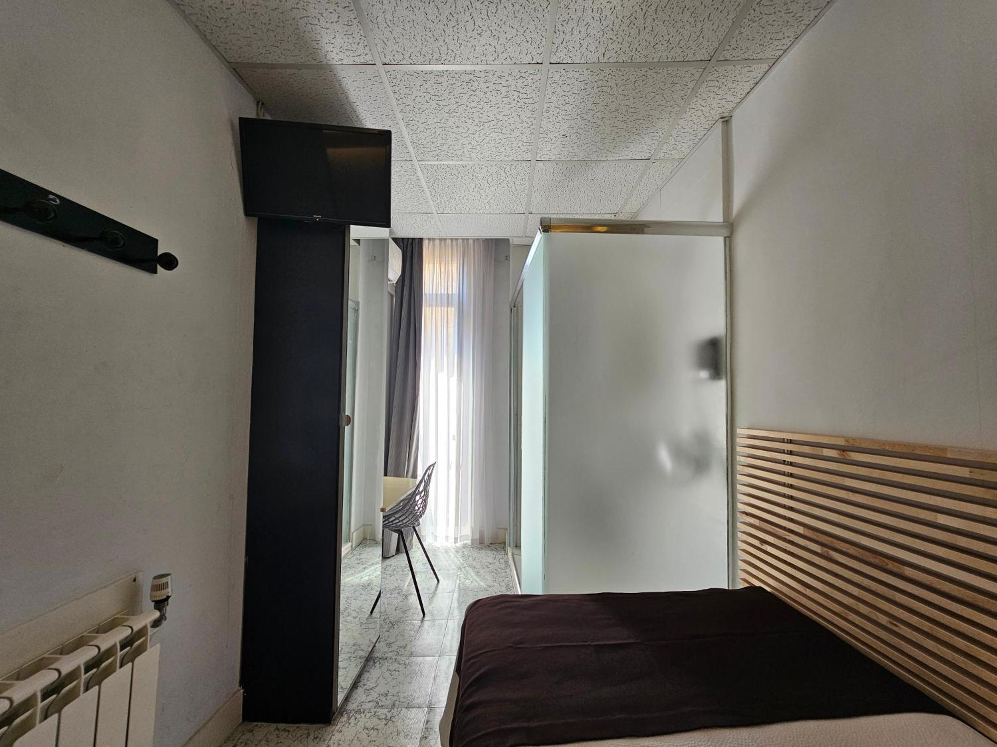 Single Room with Balcony,1690944221:JPEG