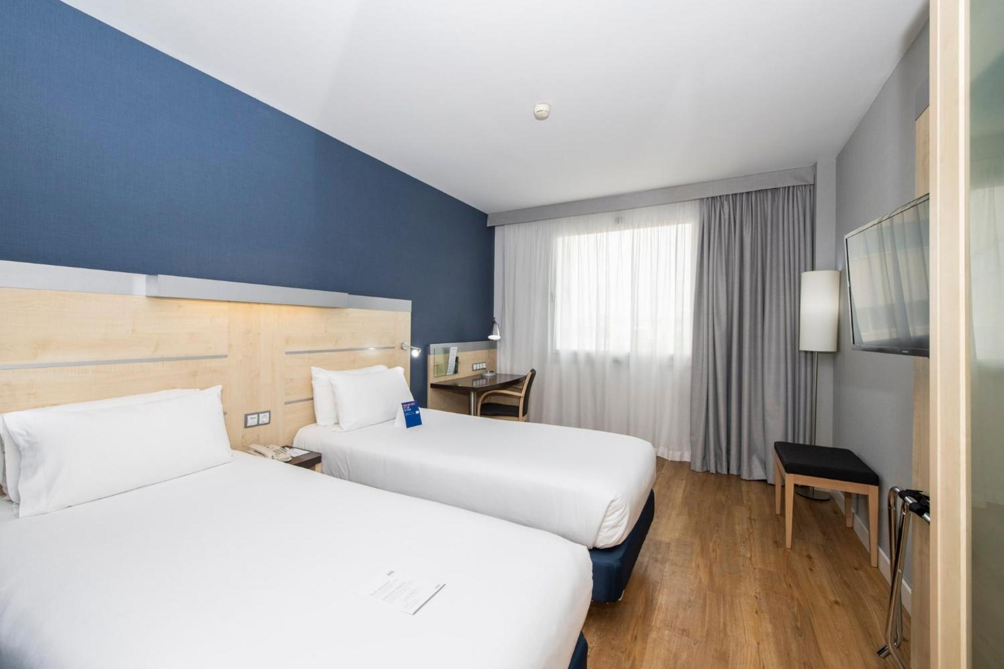 Chambre Lits Jumeaux Standard - Petit-Déjeuner Gratuit