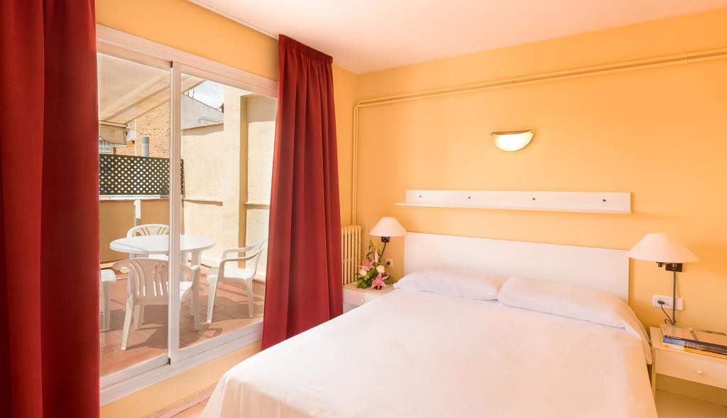 Apartamento de 1 dormitorio con terraza (2 adultos)