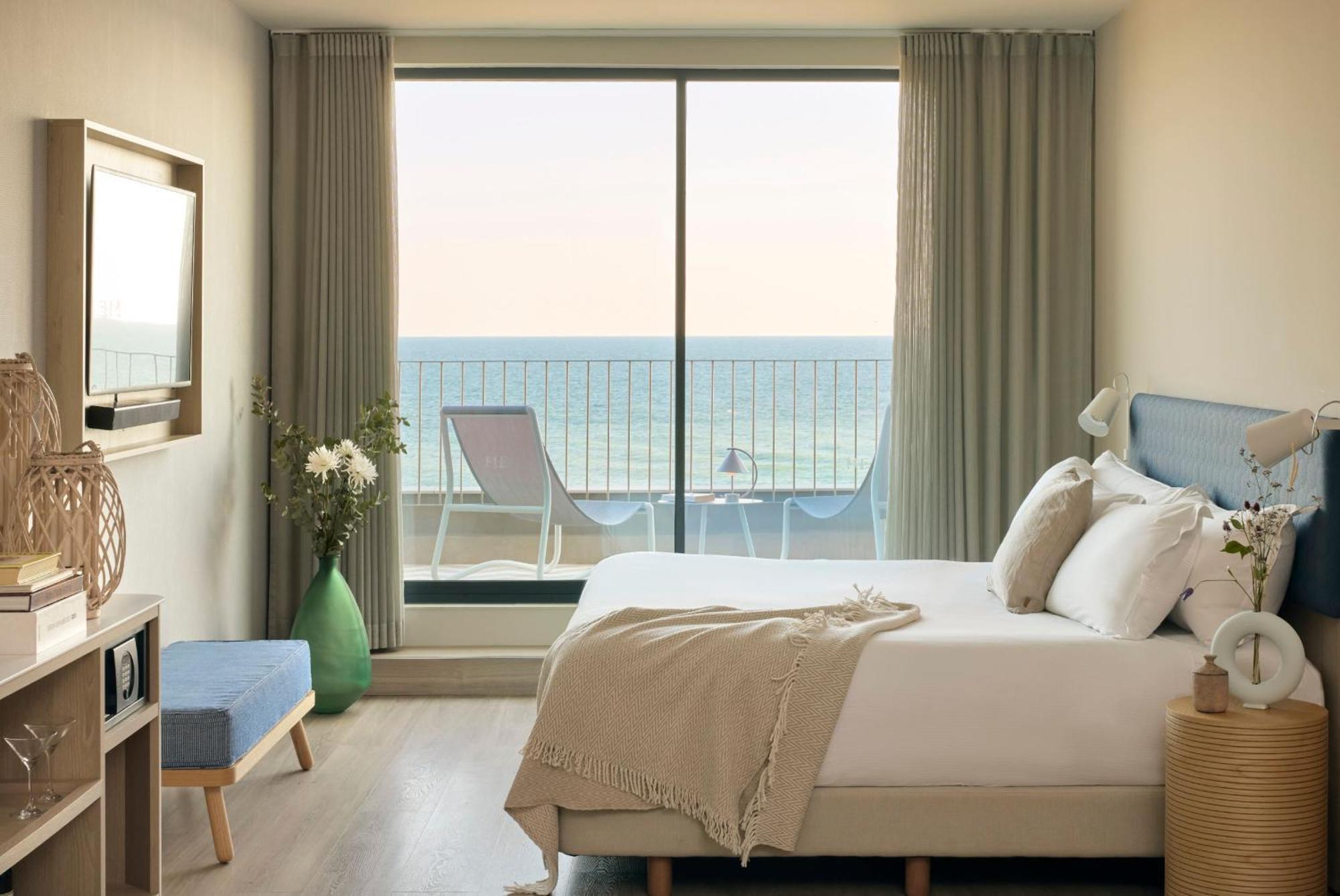 Studio ME + Junior Suite Sea View