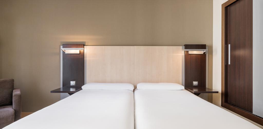 Doppel- oder Zweibettzimmer
