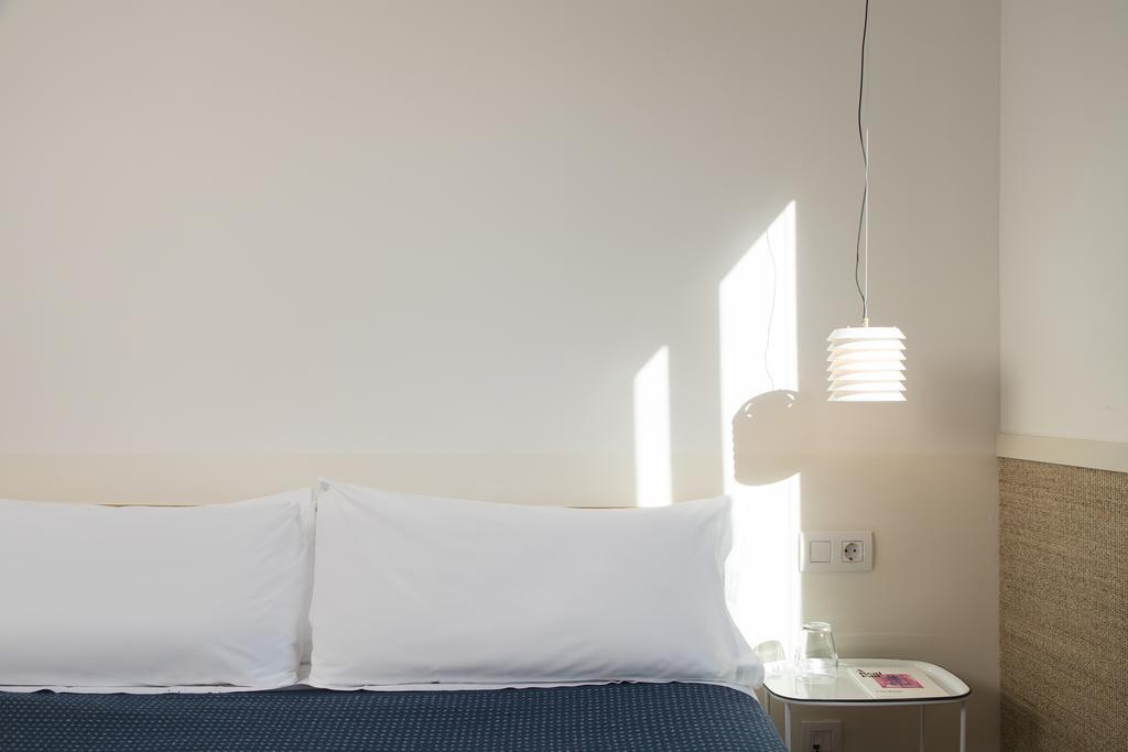 Small Double Room with Terrace,709384549:JPEG