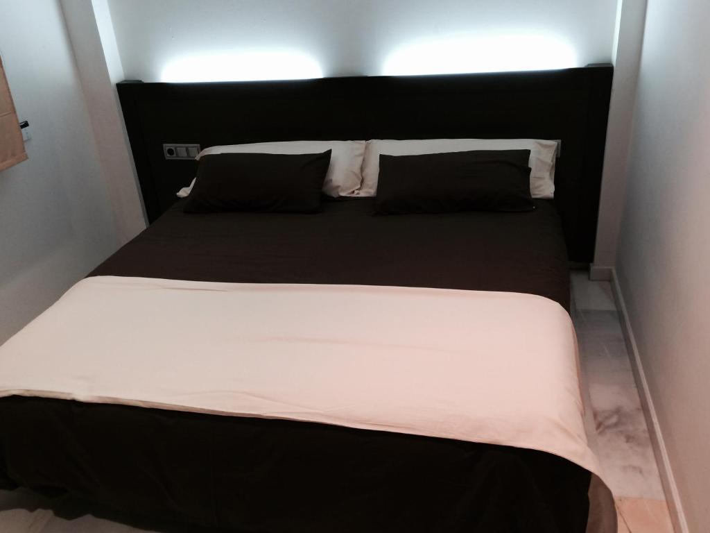 Standard One-Bedroom Apartment (1-2 Adults),46695403:JPEG