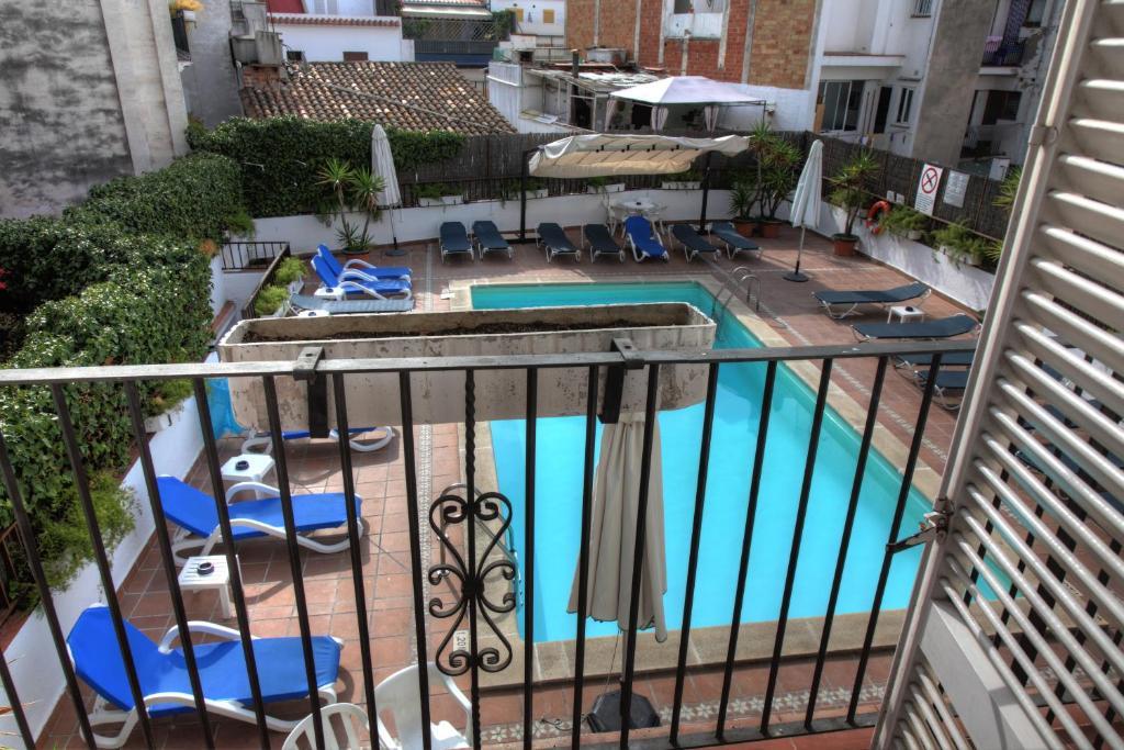 Double or Twin Room with Pool View,1580317293:JPEG