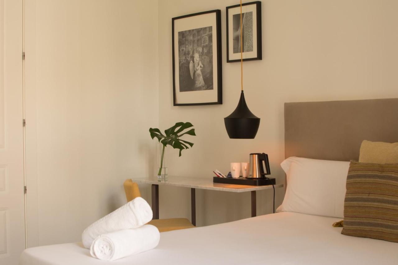 Double or Twin Room with Street View