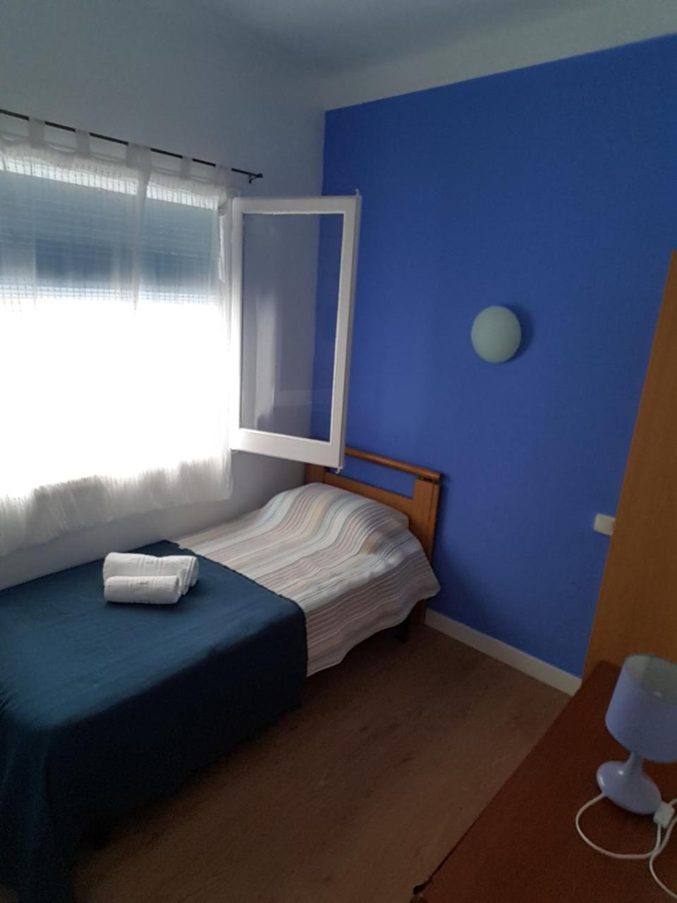 Single Room with Shared Bathroom