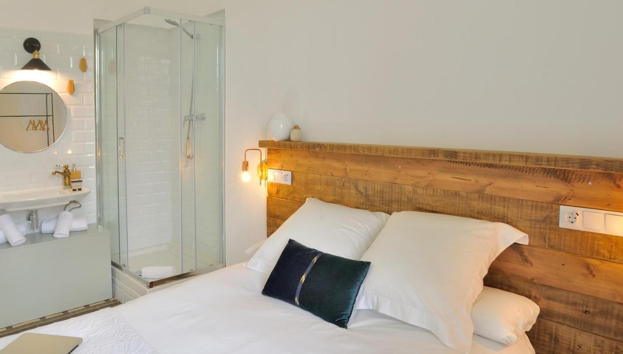 Doppel-/Zweibettzimmer mit Balkon und Gemeinschaftsbad