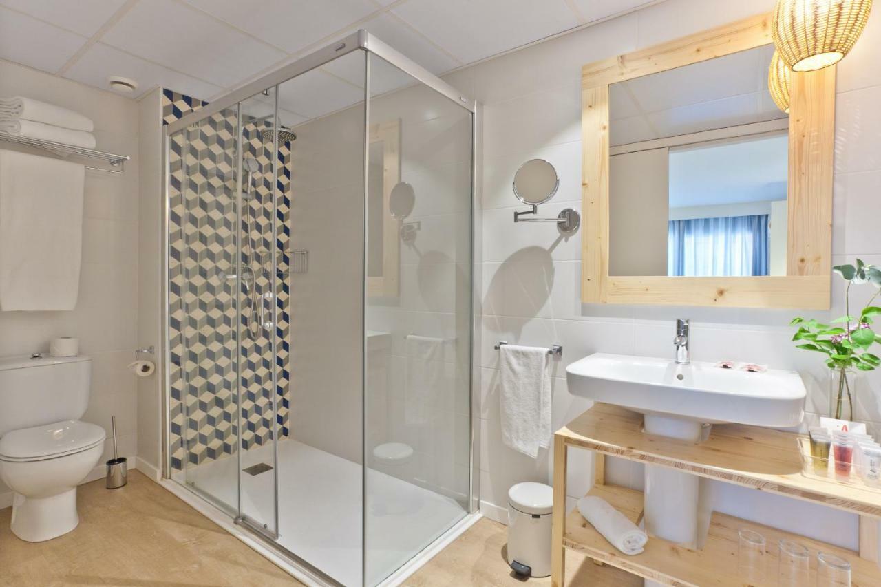 Deluxe Quadruple Room (4 adults)