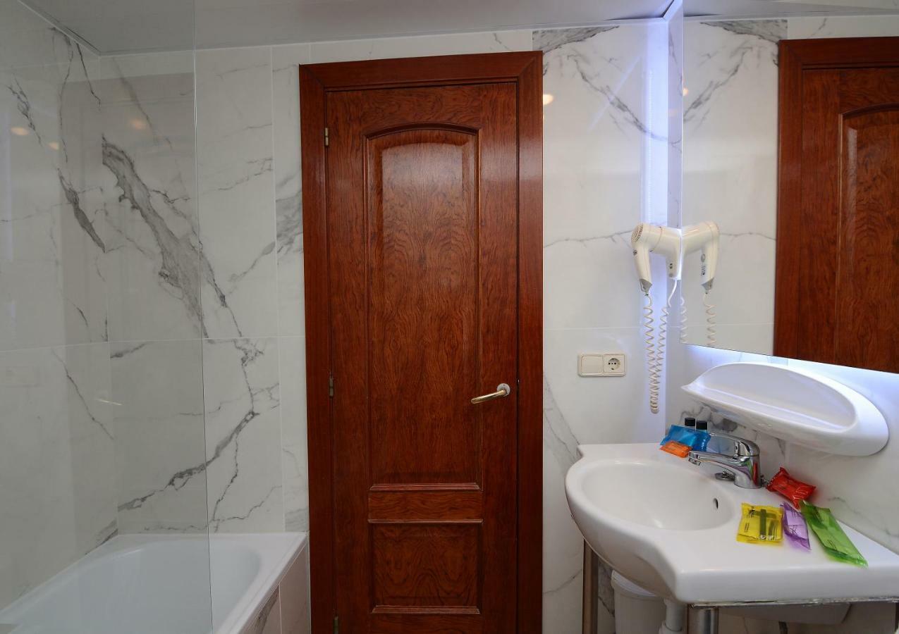 Double or Twin Room,800221683:JPEG