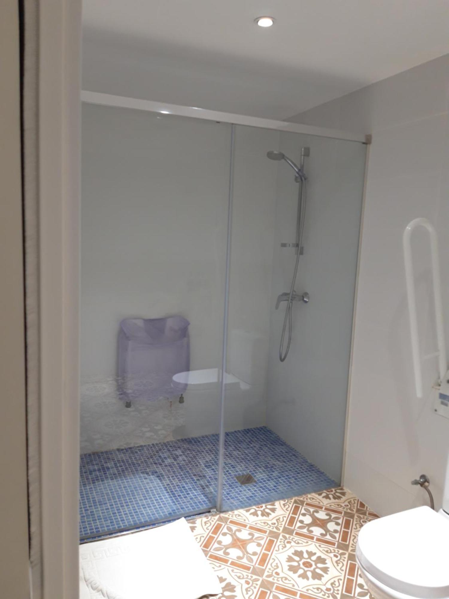 Double or Twin Room with Private Bathroom,820681556:JPEG