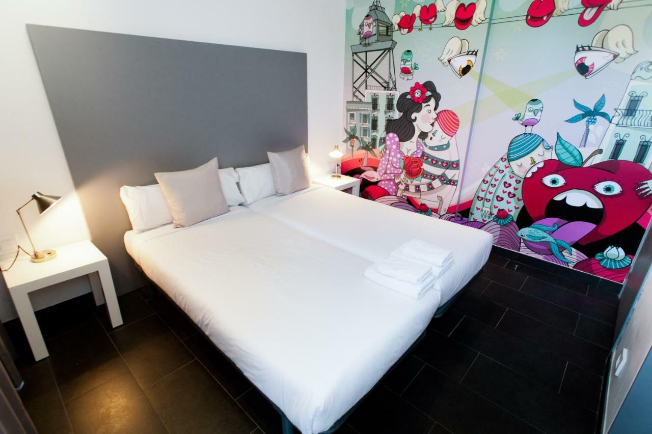 Quarto com 2 Camas de Solteiro e Terraço