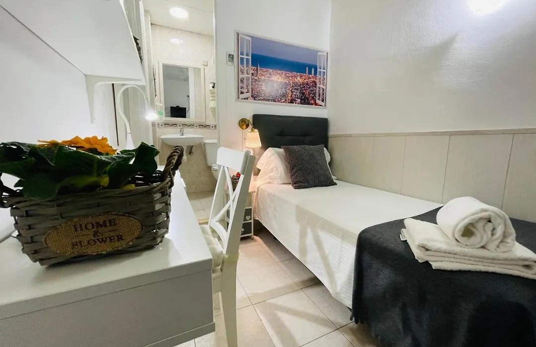 Hostal Lleida-1