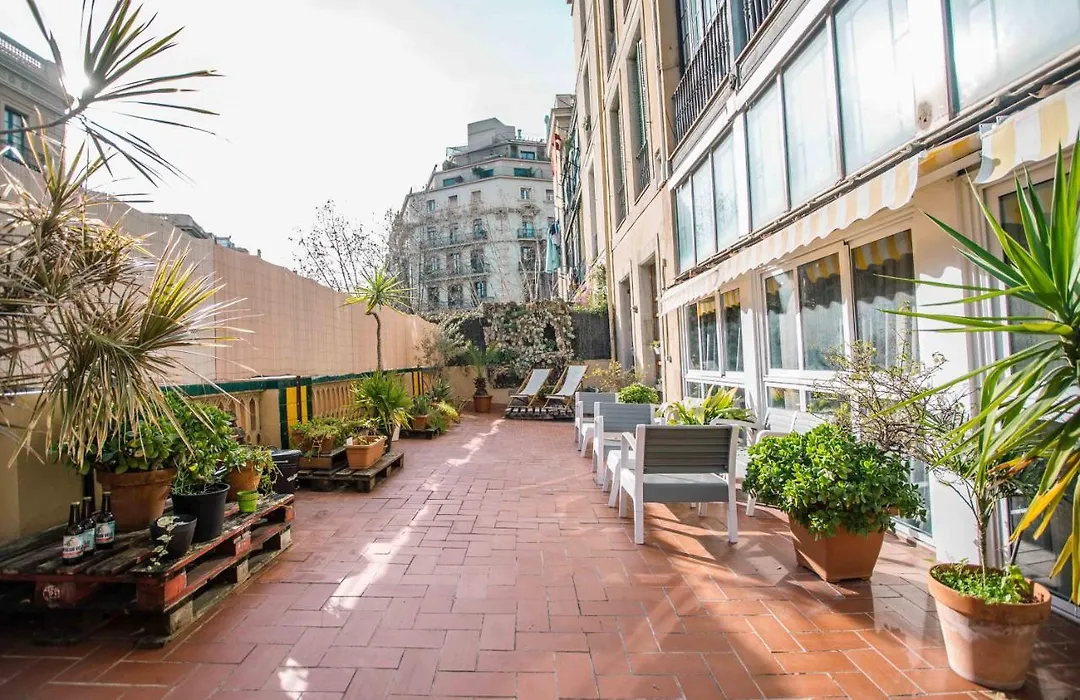 360 Hostel Barcelona Arts&Culture-1