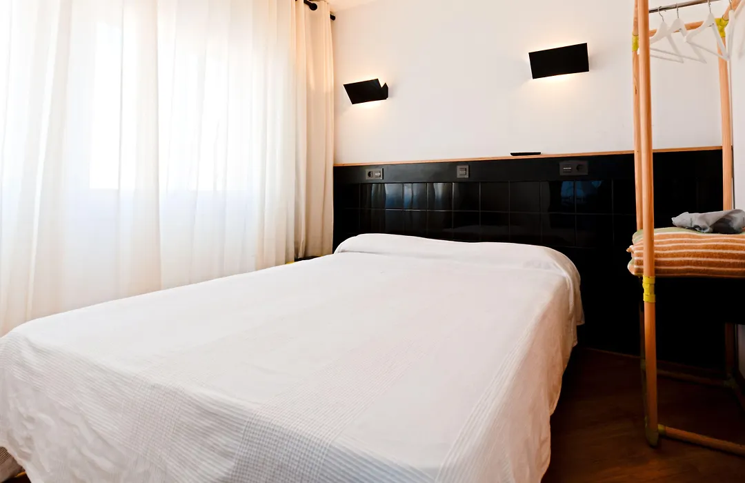 Hostal Athenas-1