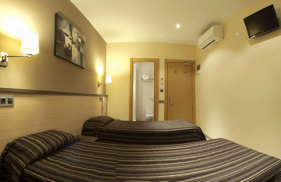Hostal Las Flores Ramblas-1