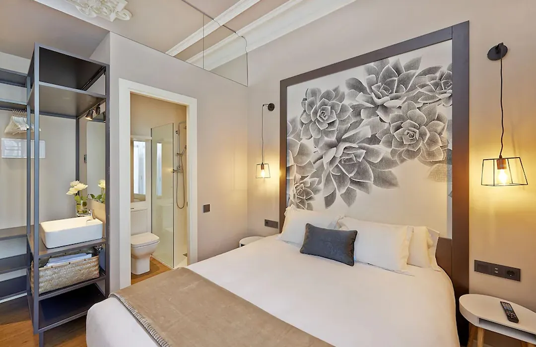 Hostal Central Barcelona-1