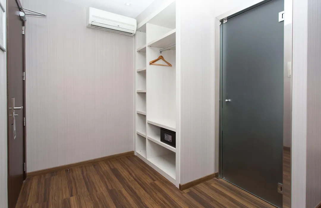 Hostal Operaramblas-1
