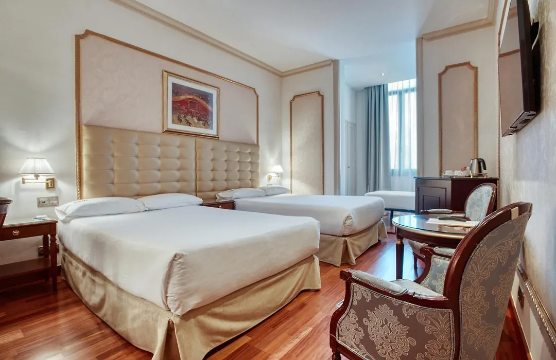 Hotel Roger De Lluria-1