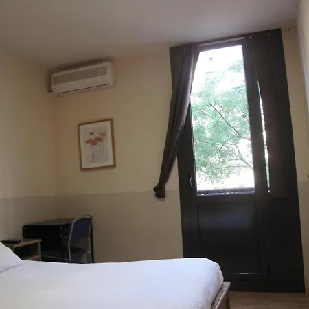 Hostal Lk Barcelona-3