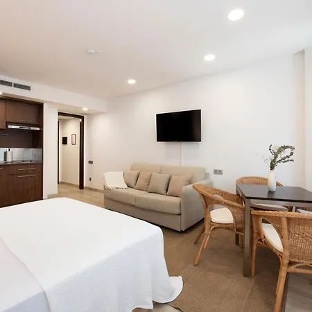 Aparthotel Centric-2