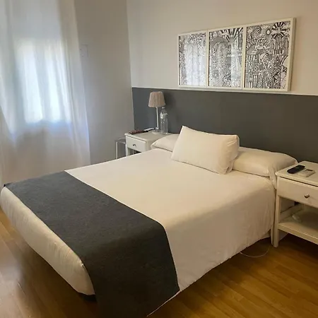 Hostal El Ninot-2