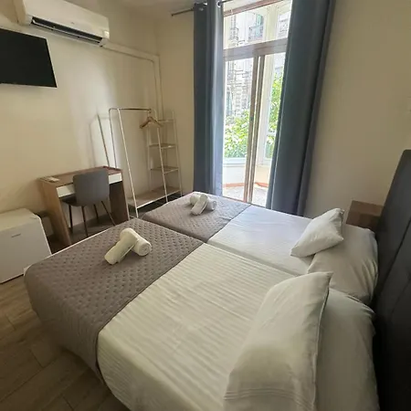 Hostal Balmes Centro-3