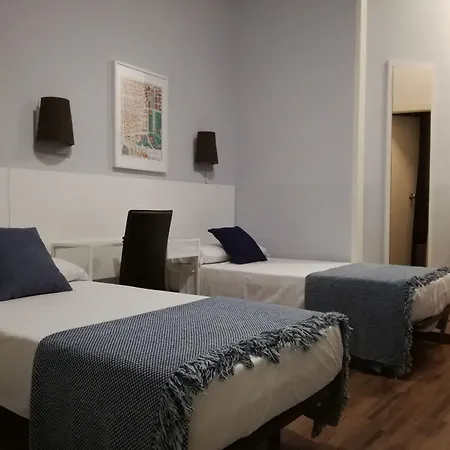Hostal Lesseps-2