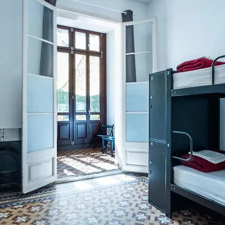 360 Hostel Barcelona Arts&Culture-3