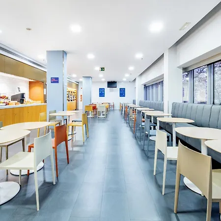 Holiday Inn Express Barcelona City 22@ By Ihg-3