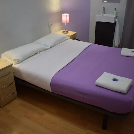 Hostal MiMi Las Ramblas-2